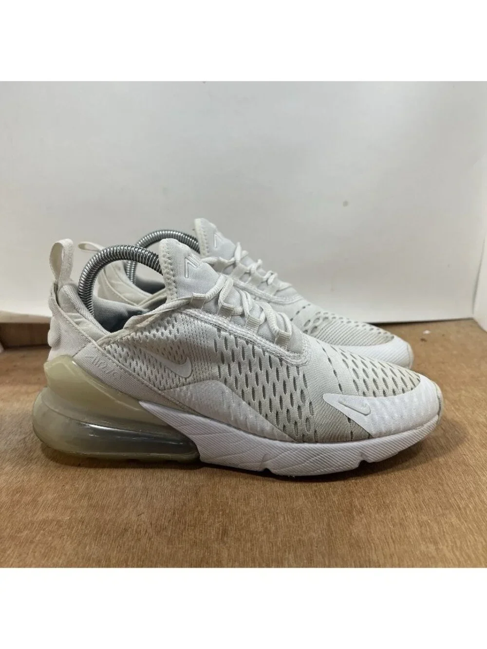 Nike Air Max 270 Women’s Size 8 White Running Shoes Sneakers 943345-103